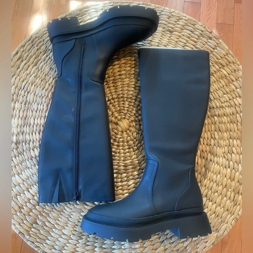 Bar lll Twyla Rubber Lug Boots - Picture 2 of 7